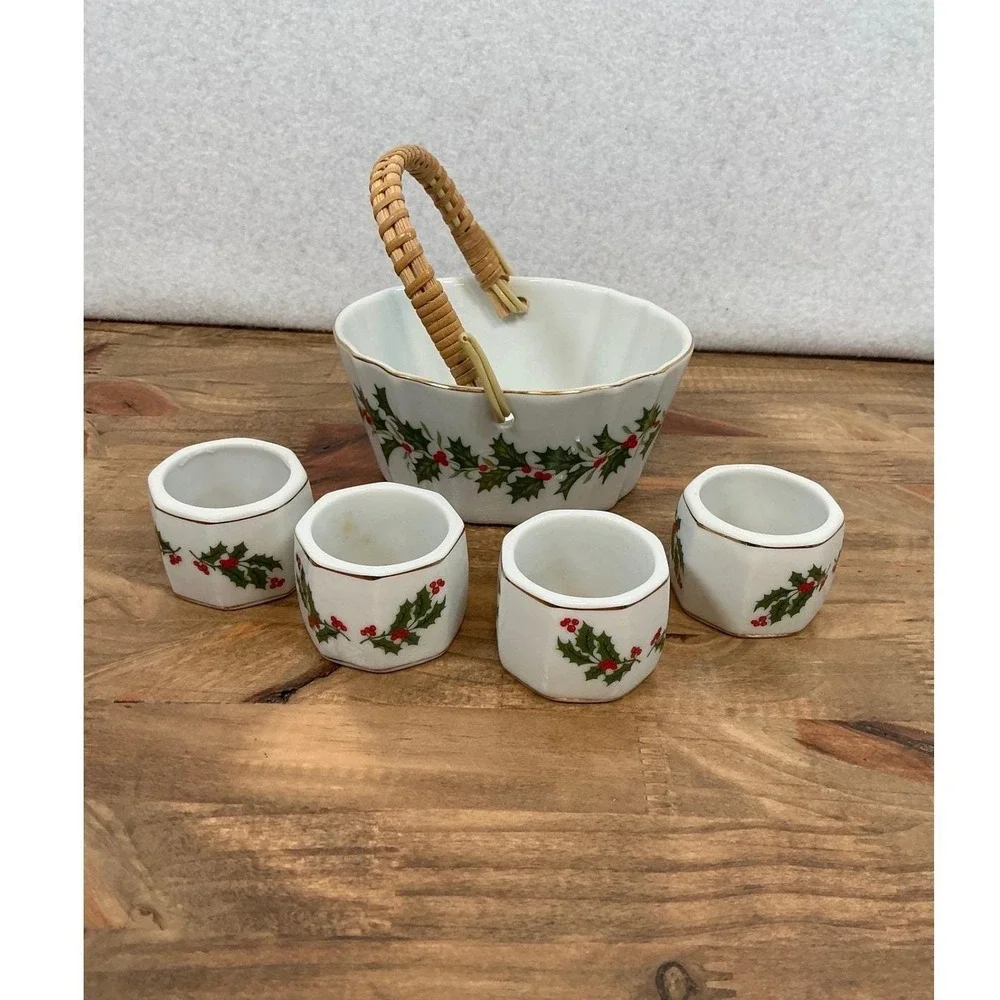 Vintage Christmas Holly Berry Ceramic Basket and 4 NapkinRings Set Made in Japan